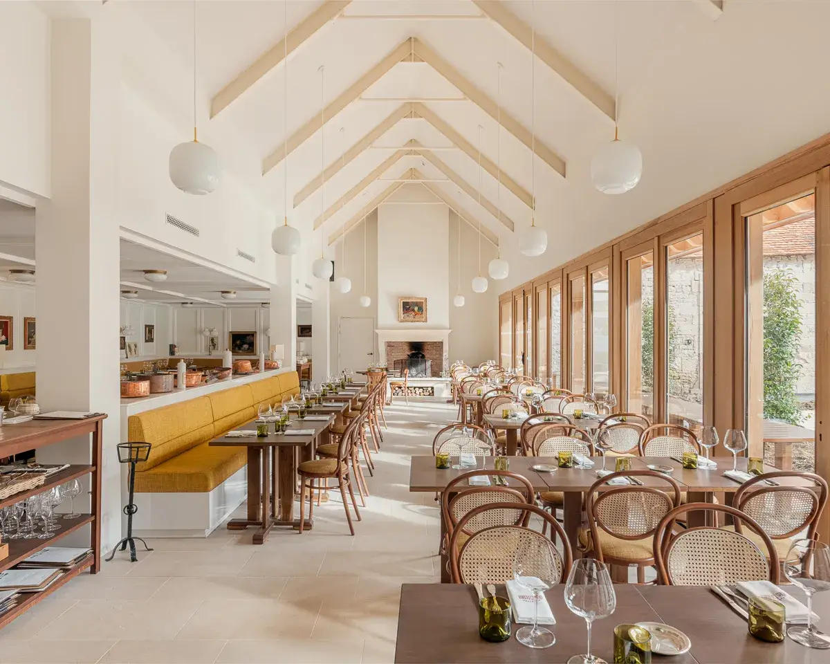 Restaurant du Château de Gilly – Les Sources de Vougeot Restaurant du Château de Gilly – Les Sources de Vougeot, confort thermique maîtrisé et performance énergétique préservant le patrimoine